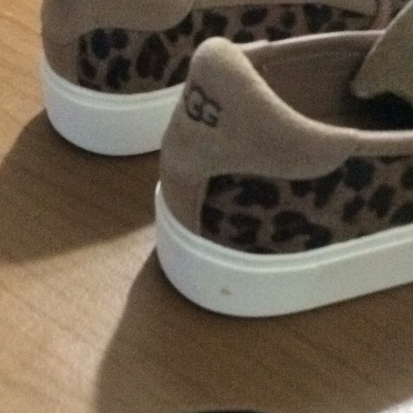 COPY - Ugg slip On Sneakers - Picture 3 of 11